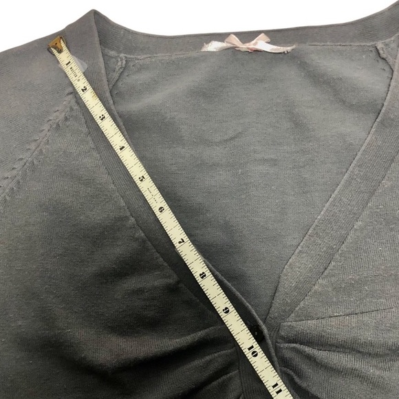 Grey Crop Top with V-Neck - Picture 7 of 10